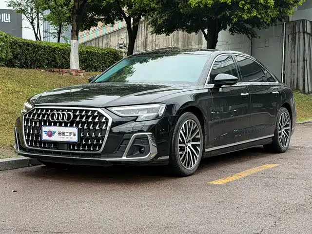 AUDI A8