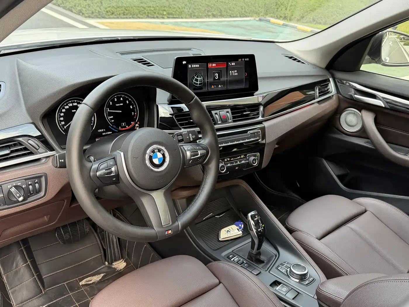 BMW X1 2022 sDrive25Li Leading фото 11