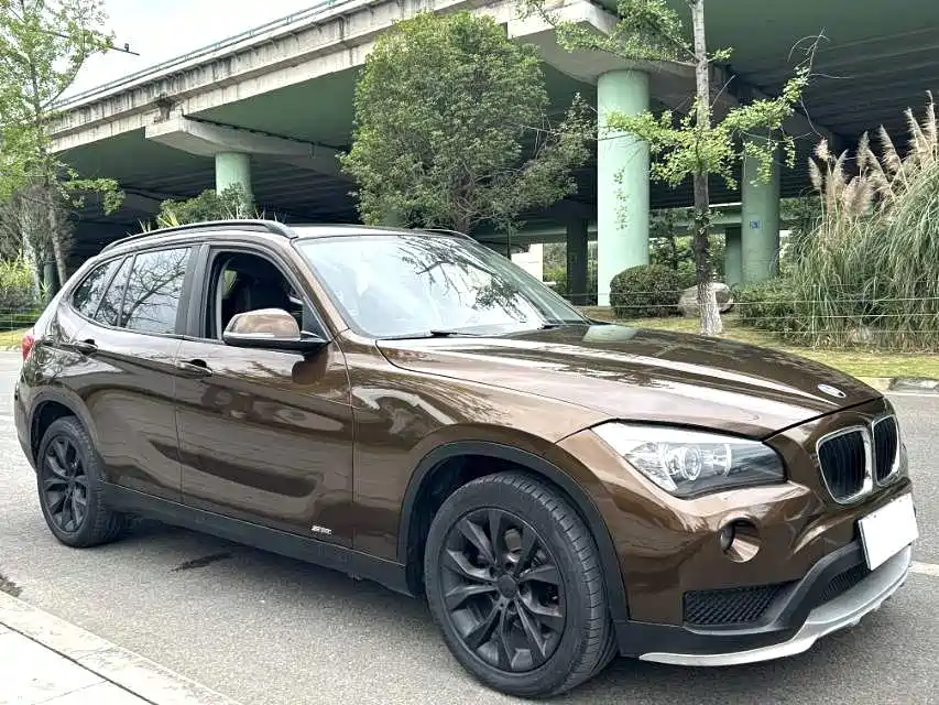 BMW X1 2014 sDrive18i Fashion Edition фото 4
