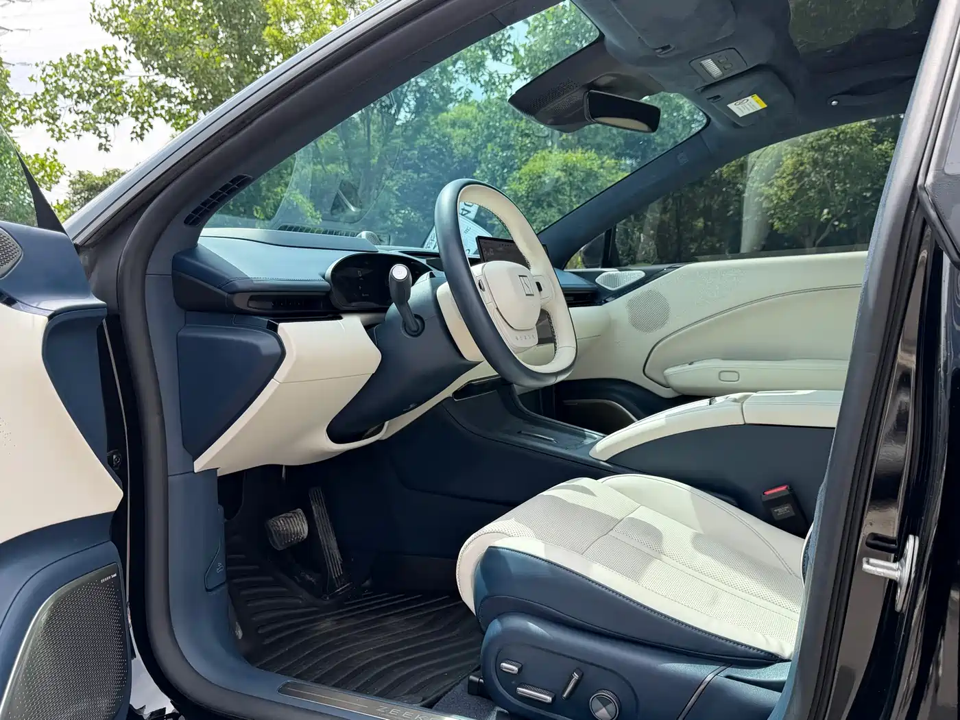 Zeekr 007 2024 RWD Intelligent Driving Edition 100kWh фото 8