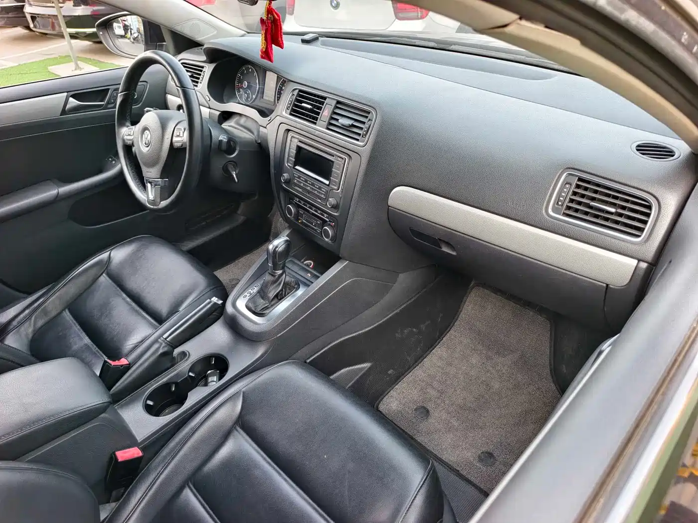 Volkswagen Sagitar 2012 1.4TSI Automatic Luxury фото 15