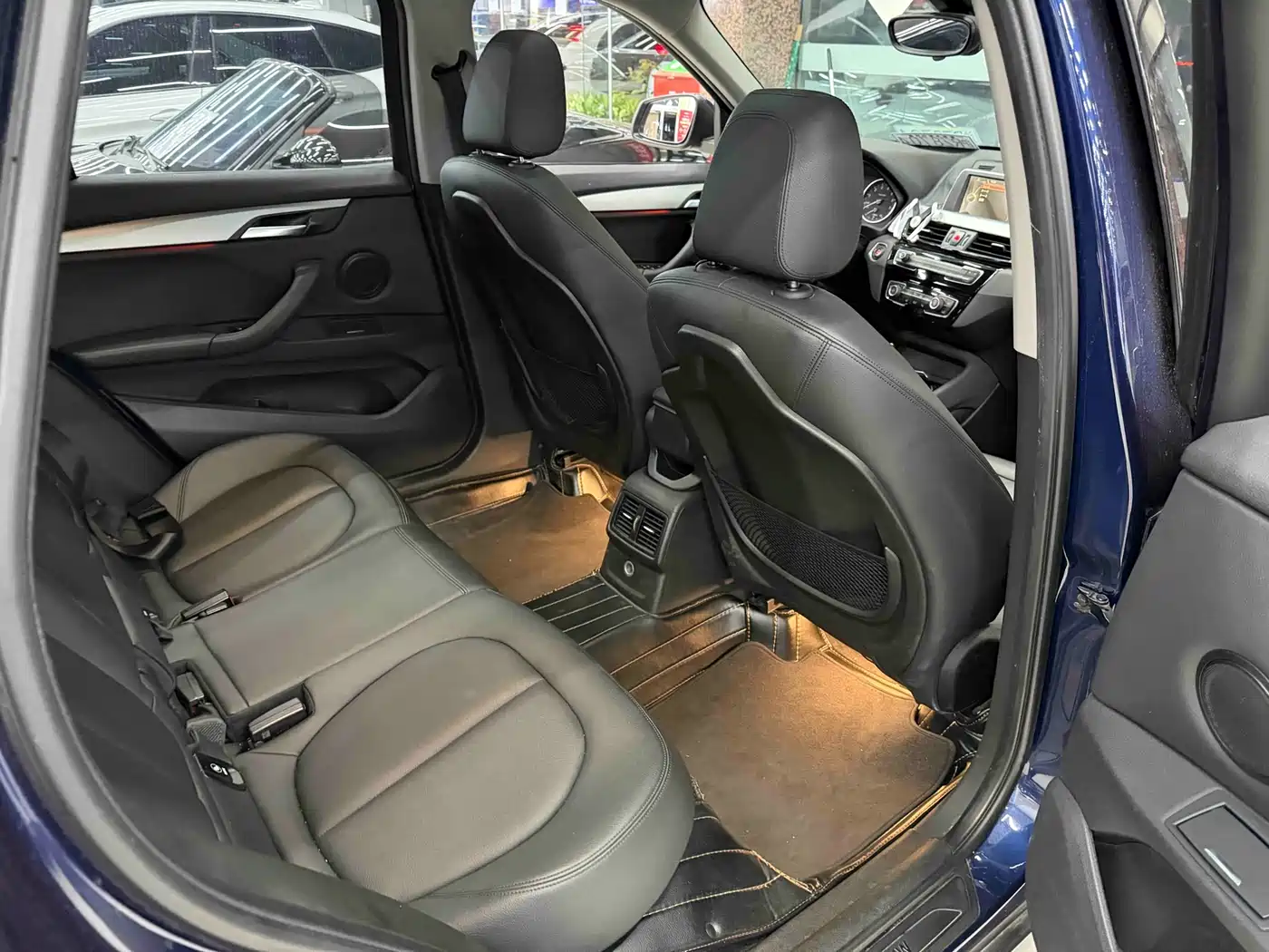 BMW X1 2016 sDrive18Li Premium Model фото 10