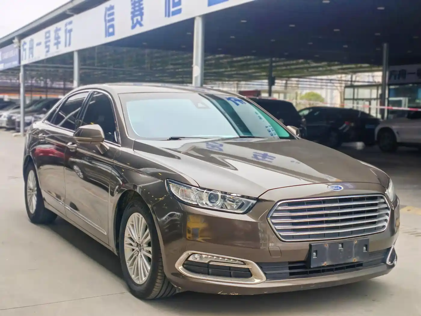 FORD TAURUS