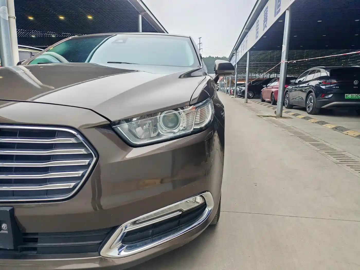 FORD TAURUS