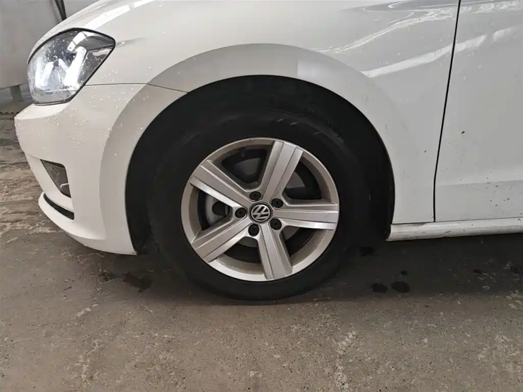 Volkswagen Golf Sportsvan 2016 1.6L Automatic Comfort фото 23