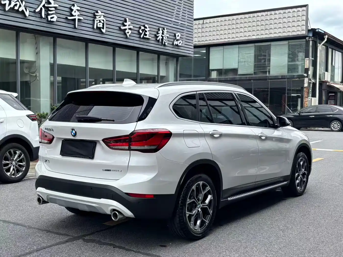 BMW X1 2022 sDrive20Li Premium фото 12