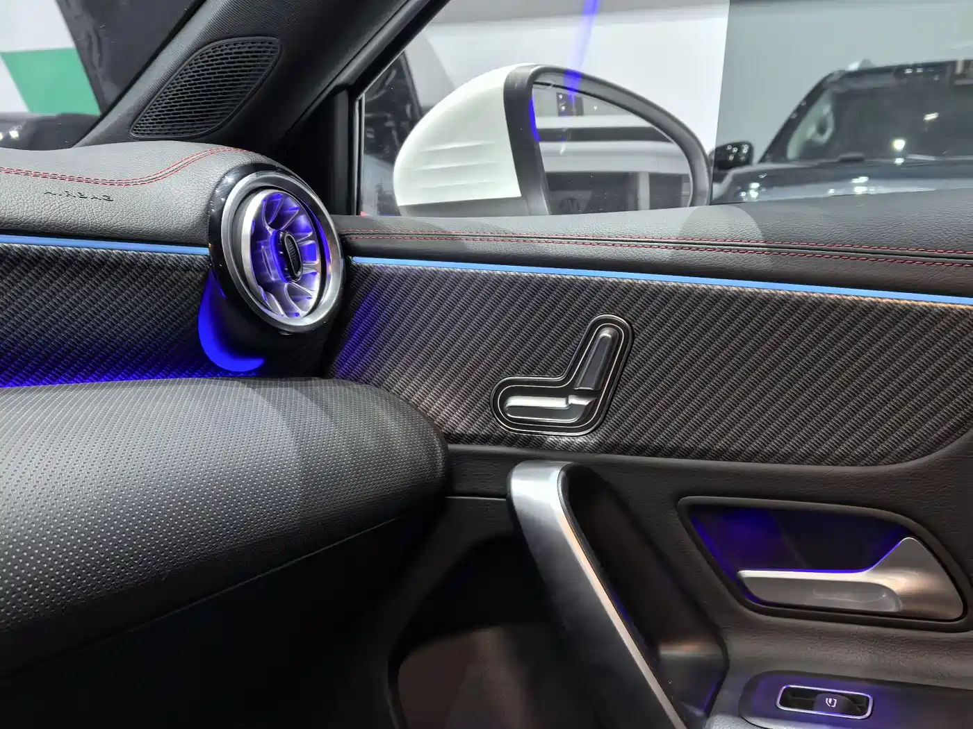 Mercedes-Benz A-Class 2024 A 200 L Fashion Edition фото 11