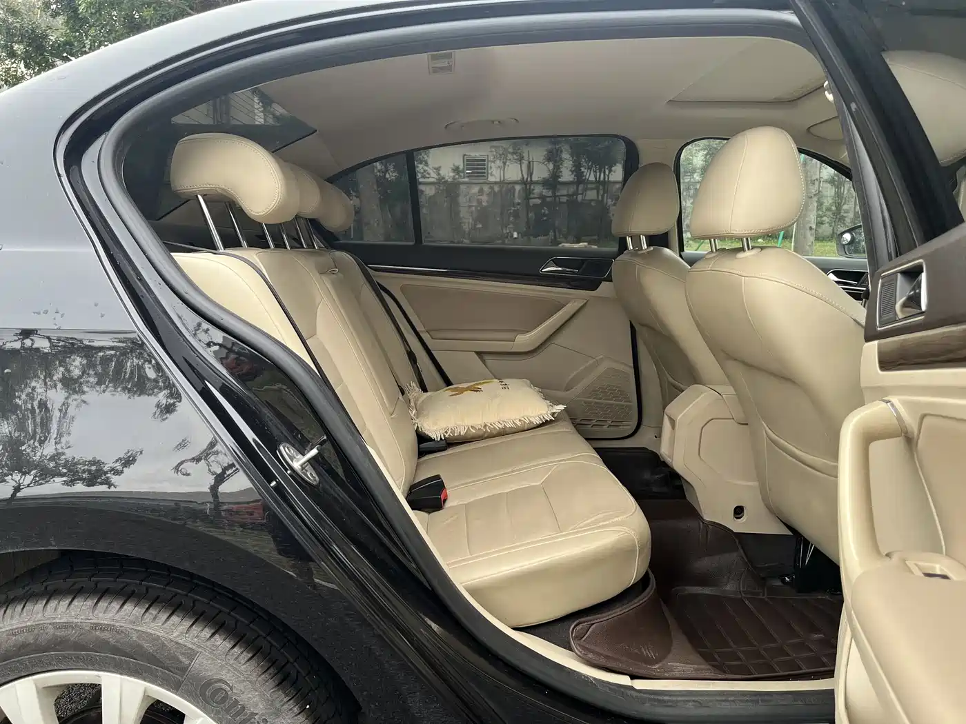 Volkswagen Lavida 2015 1.6L Automatic Comfort Edition фото 6