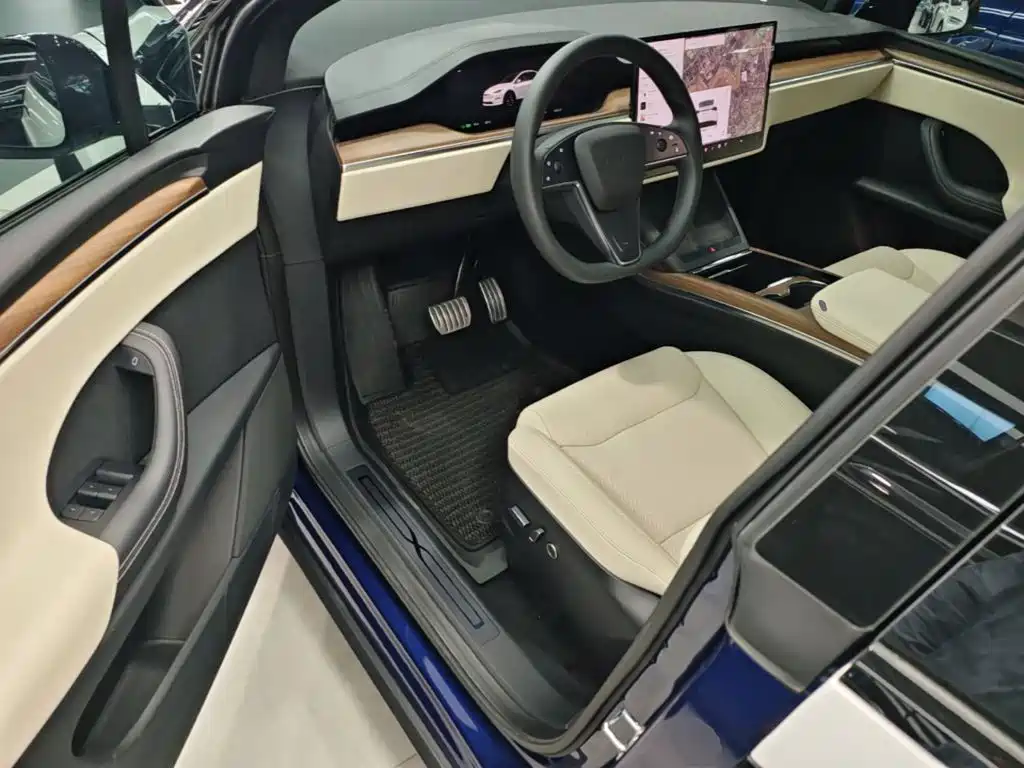 Фото 16 - Tesla Model X