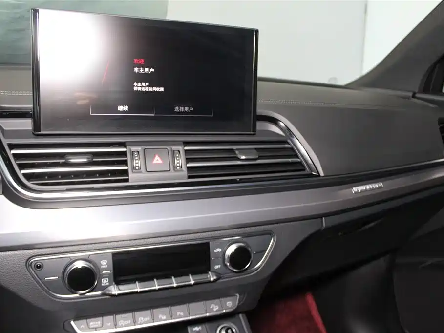 Audi Q5L Sportback 2024 40 TFSI Fashion Version фото 13