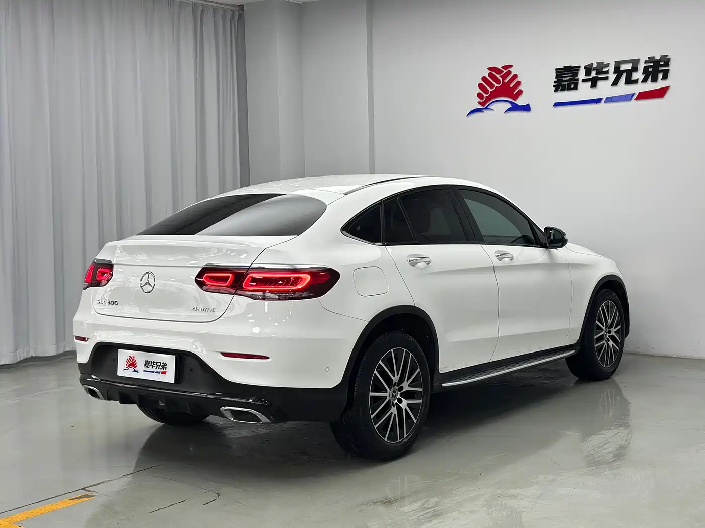 Mercedes-Benz GLC Coupe 2020 GLC 300 4MATIC Coupe SUV фото 10