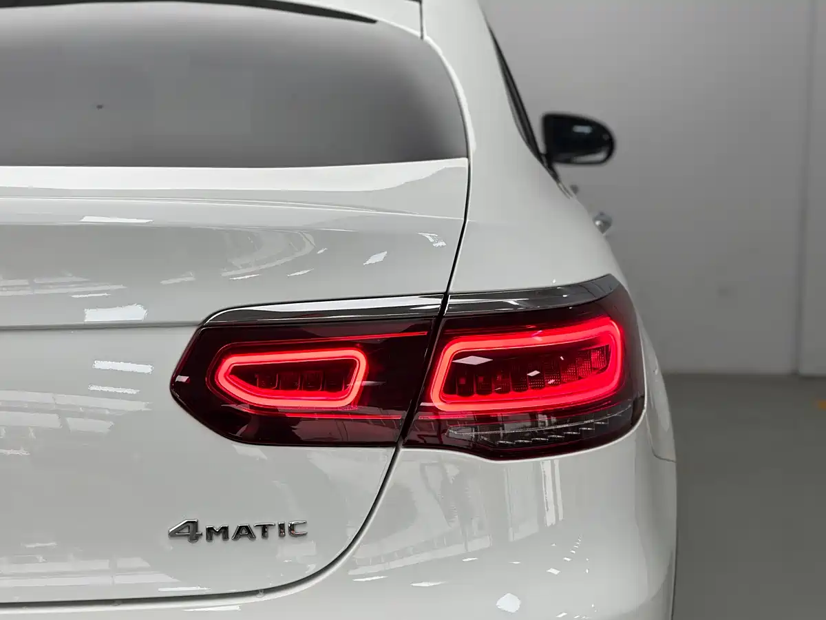 Mercedes-Benz GLC Coupe 2020 GLC 300 4MATIC Coupe SUV фото 16