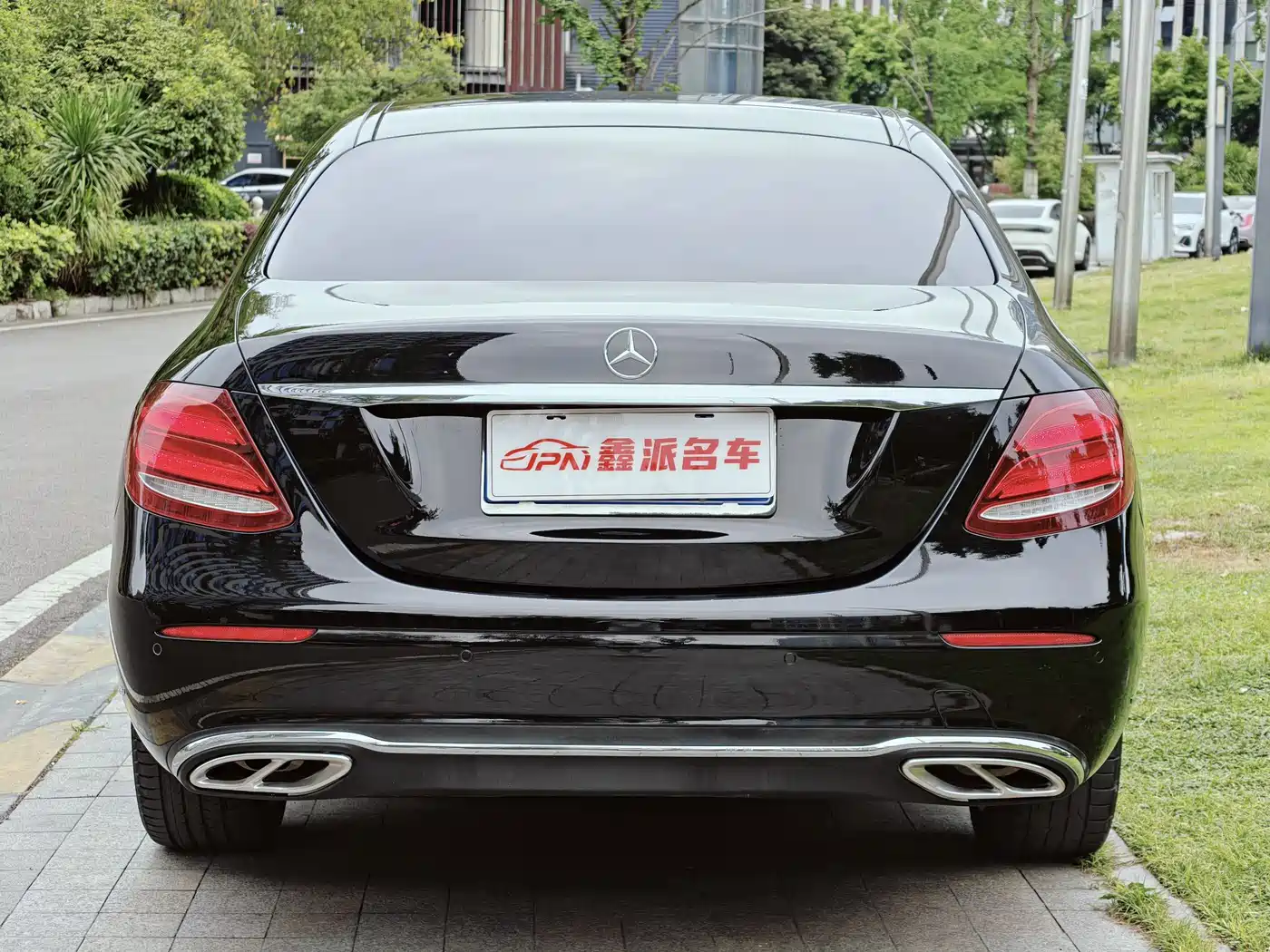 Mercedes-Benz E-Class 2017 E 200 L 4MATIC фото 4