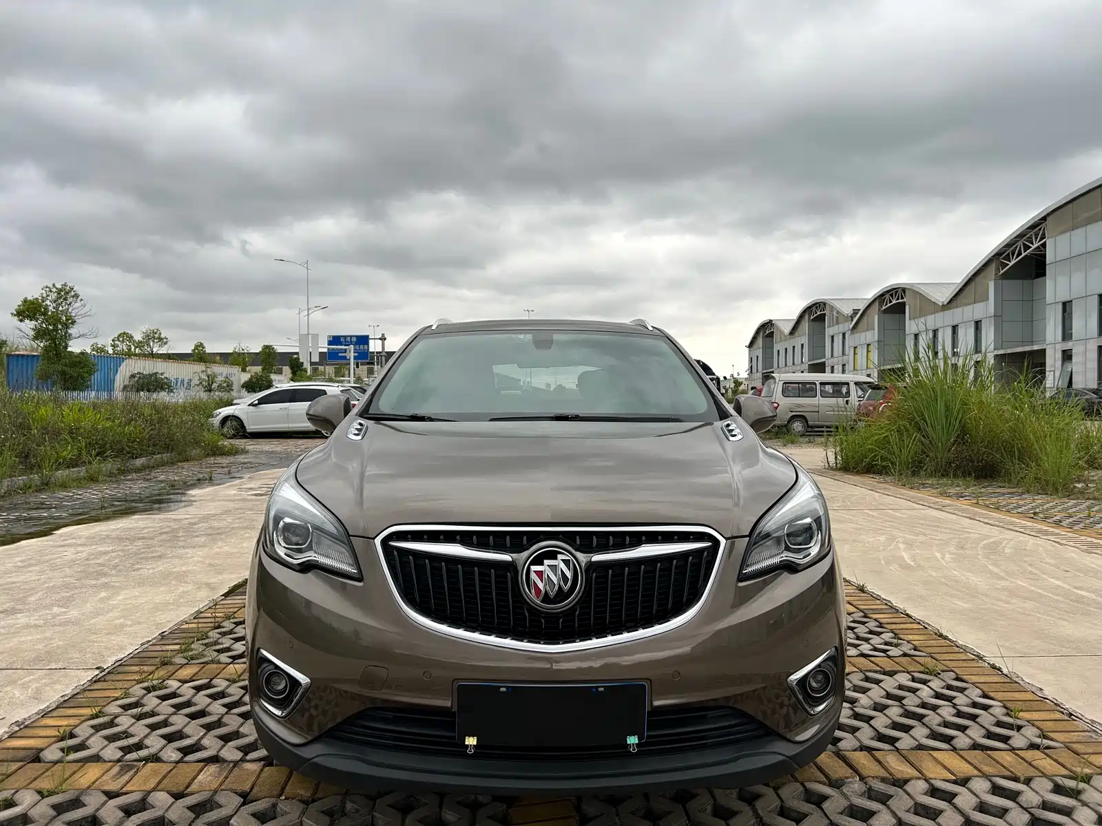 Фото 2 - Buick Envision Plus