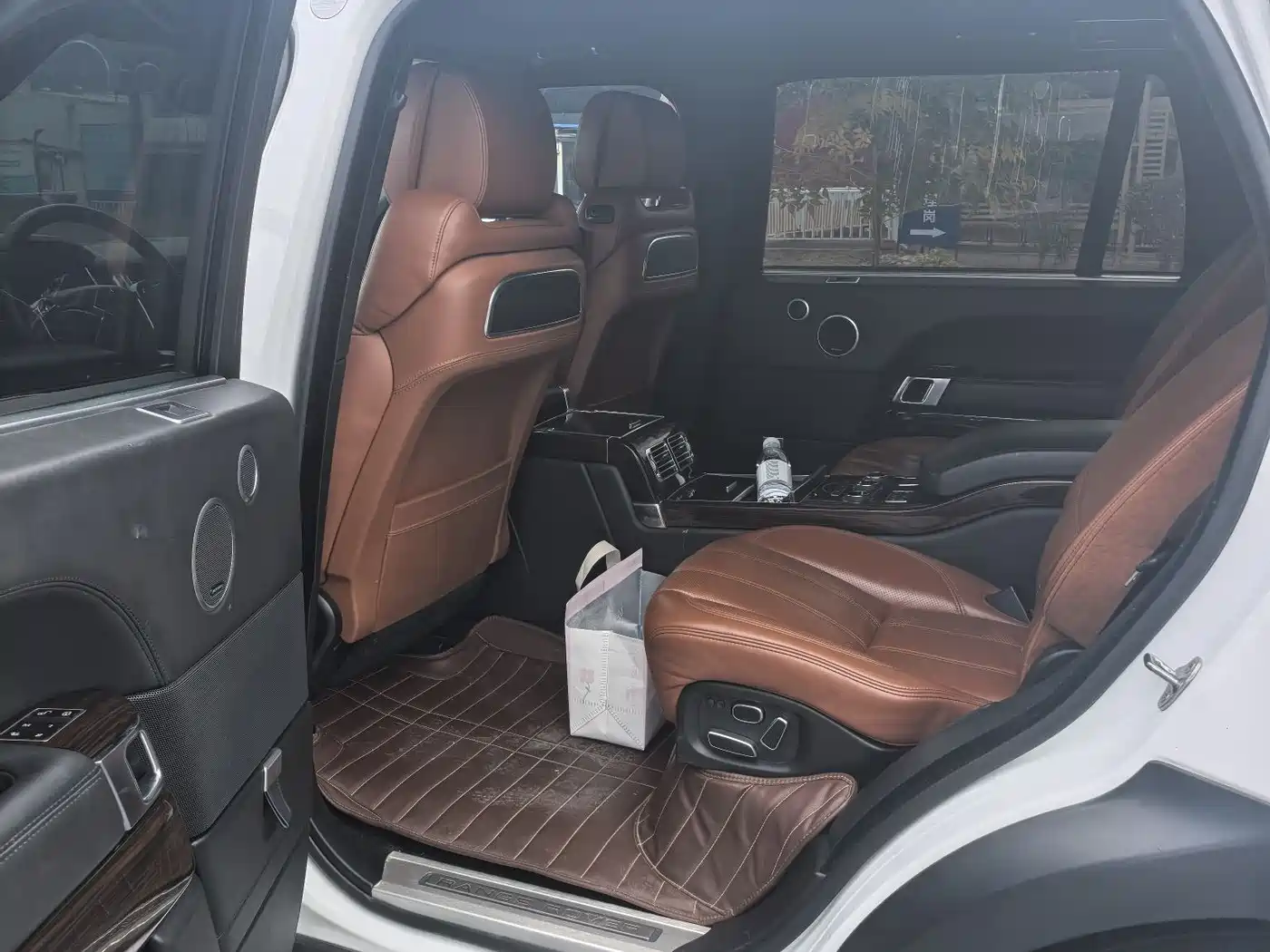Land Rover Range Rover 2014 3.0 SC V6 Vogue SE Genesis Extended Edition фото 12