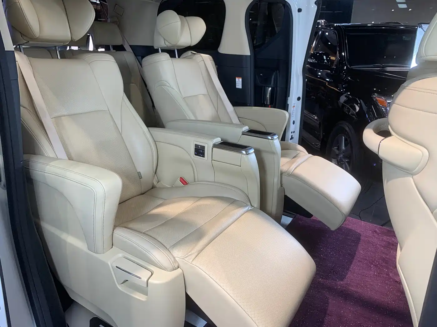 Toyota Alphard 2018 Facelift 3.5L Luxury Edition фото 13