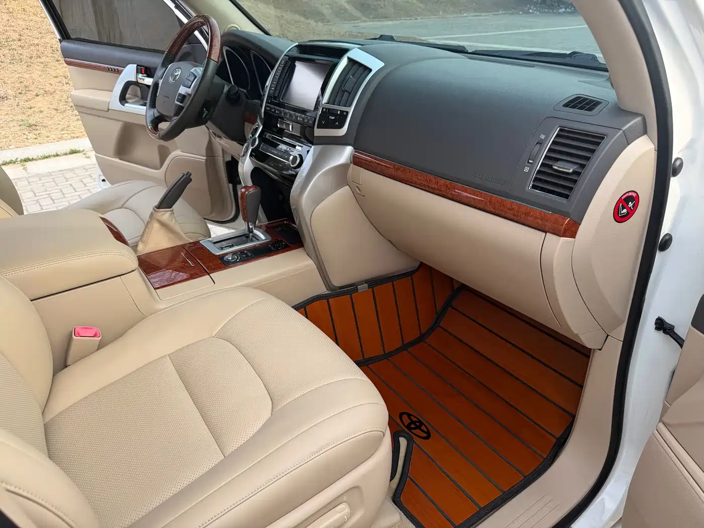 Toyota Land Cruiser 2012 4.6L Automatic VX-R фото 8