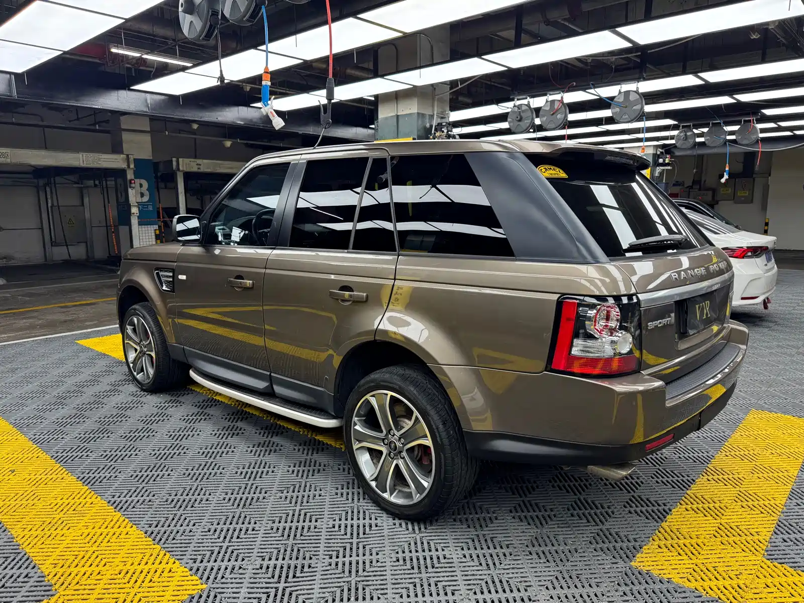 Фото 13 - Land Rover Range Rover Sport
