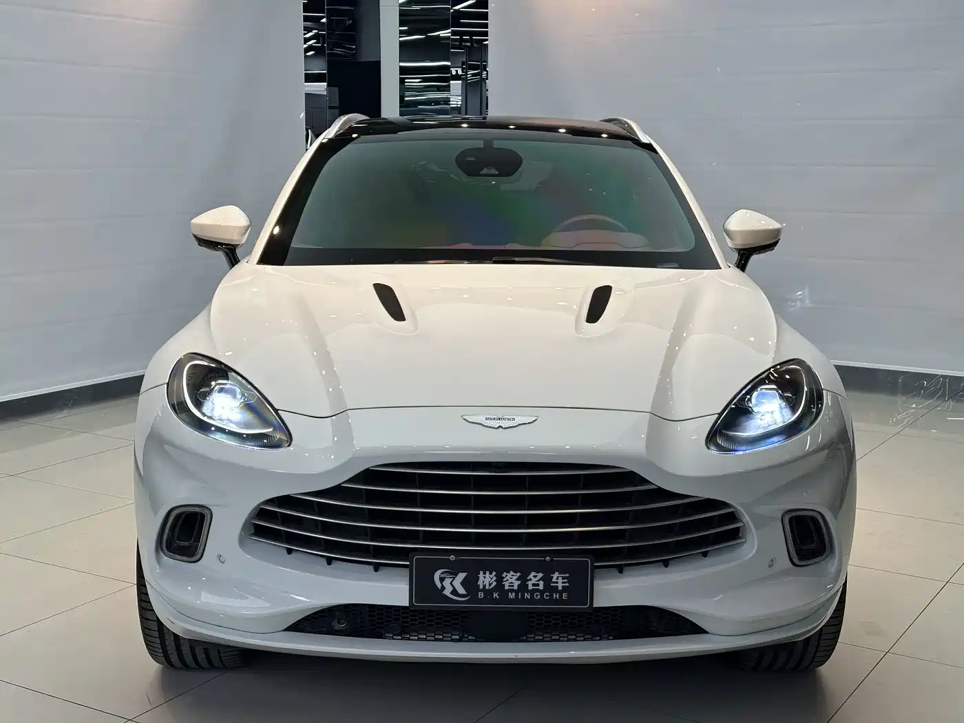 Aston Martin DBX 2022 3.0T STRAIGHT-SIX
