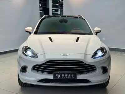 Aston Martin DBX