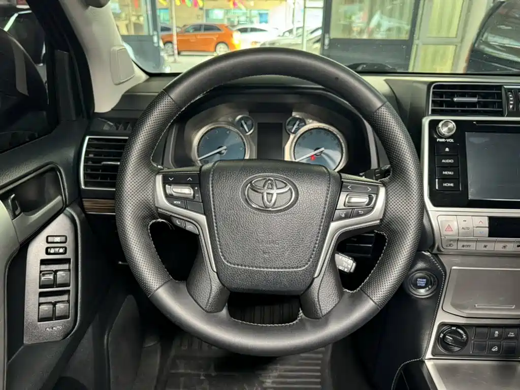 Toyota Prado 2020 2018 3.5L Automatic TX-L Rear-mounted Spare Tire