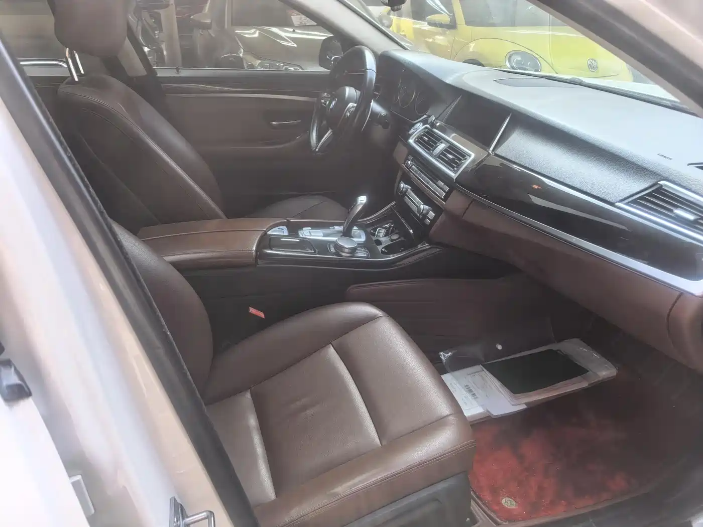 BMW 5 Series 2014 525Li Leading фото 4