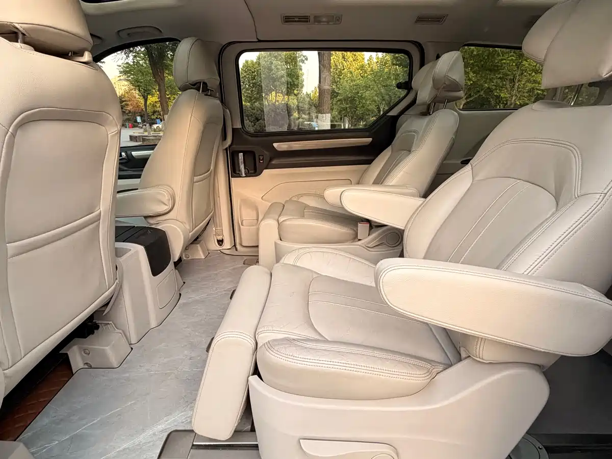SAIC Maxus Maxus G10 2014 2.0T Automatic Luxury Executive Edition фото 6
