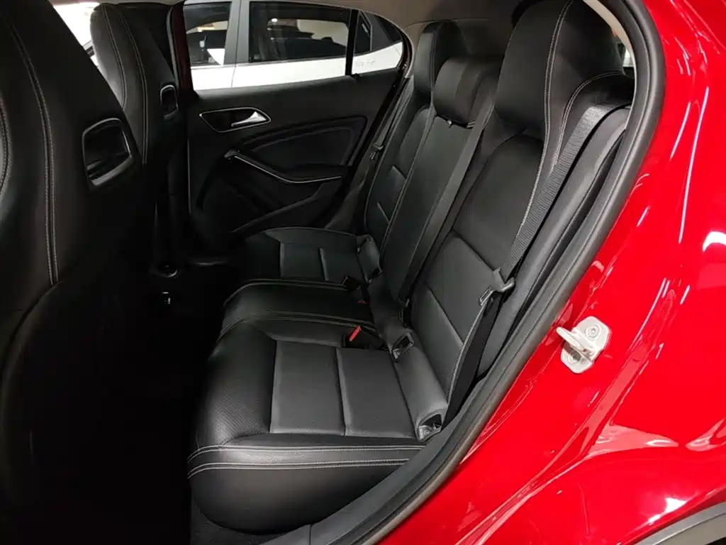 Mercedes-Benz GLA 2016 GLA 200 Dynamic фото 17