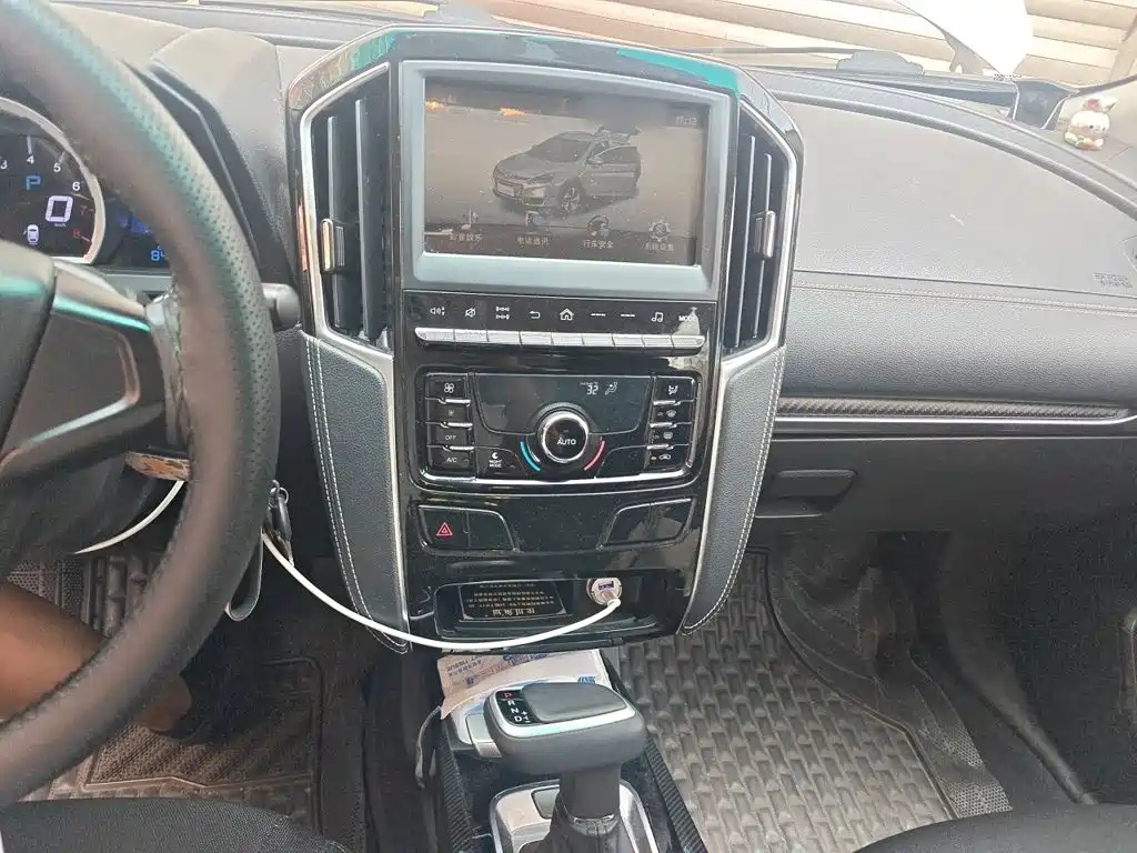 Luxgen U6 SUV 2019 2017 Facelift 1.6T Innovation