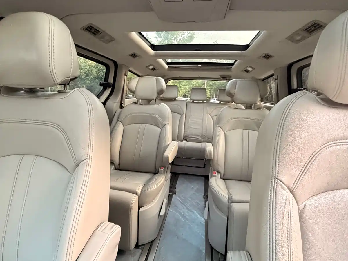 SAIC Maxus Maxus G10 2014 2.0T Automatic Luxury Executive Edition фото 7