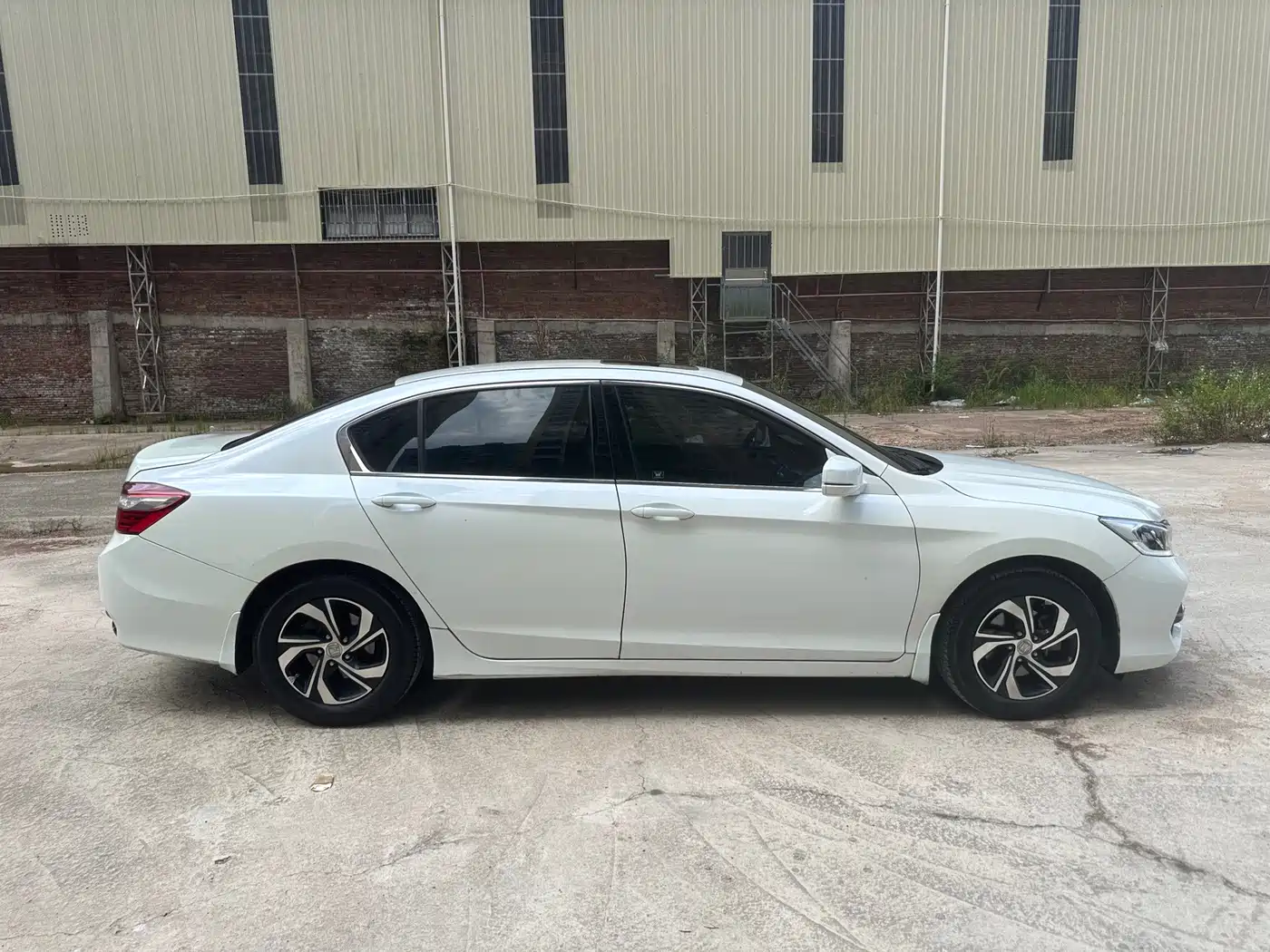 Фото 4 - Honda Accord