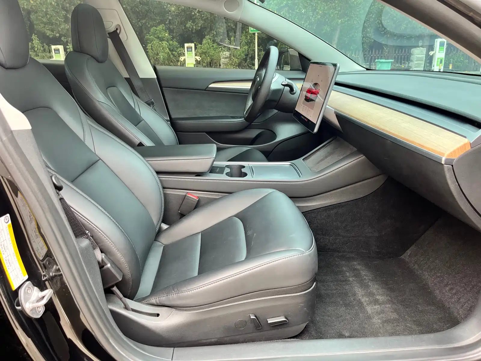 Фото 9 - Tesla Model 3