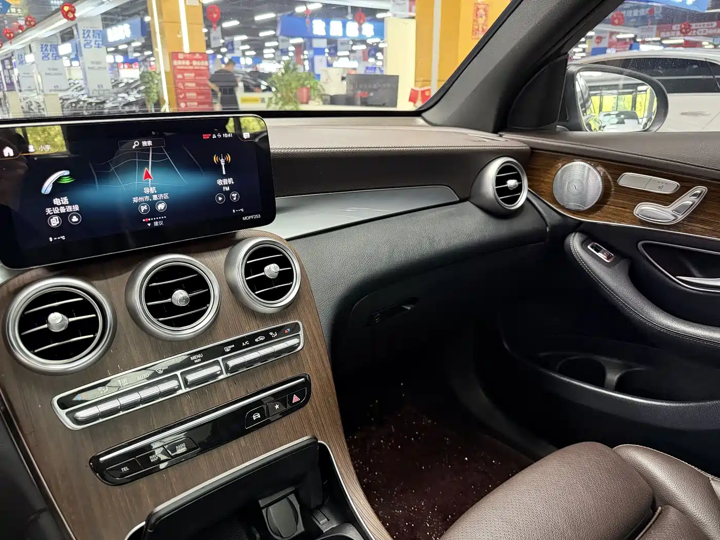 Mercedes-Benz GLC 2020 Facelift GLC 300 L 4MATIC Dynamic фото 4