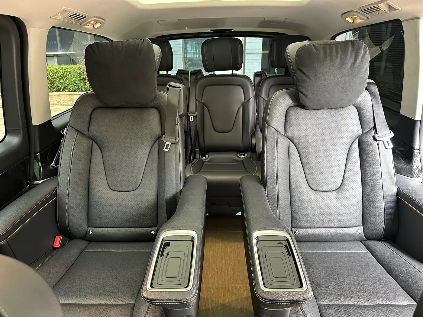 Mercedes-Benz V-Class 2020 Model V 260 L Long Wheelbase Luxury фото 15