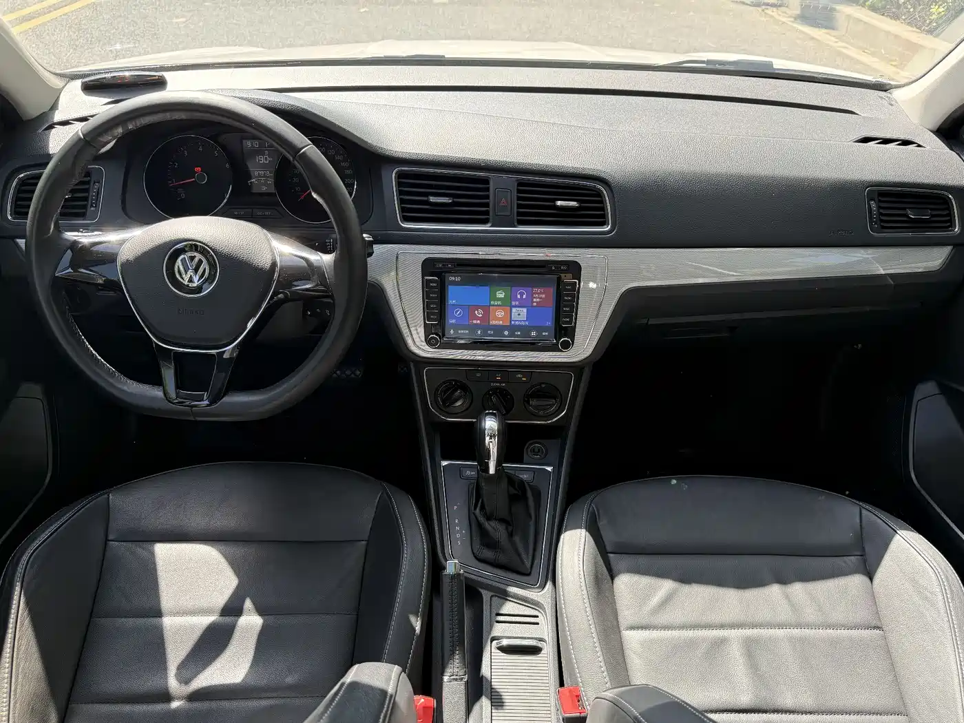Volkswagen Lavida Tour 2015 230TSI DSG Comfort Edition фото 9