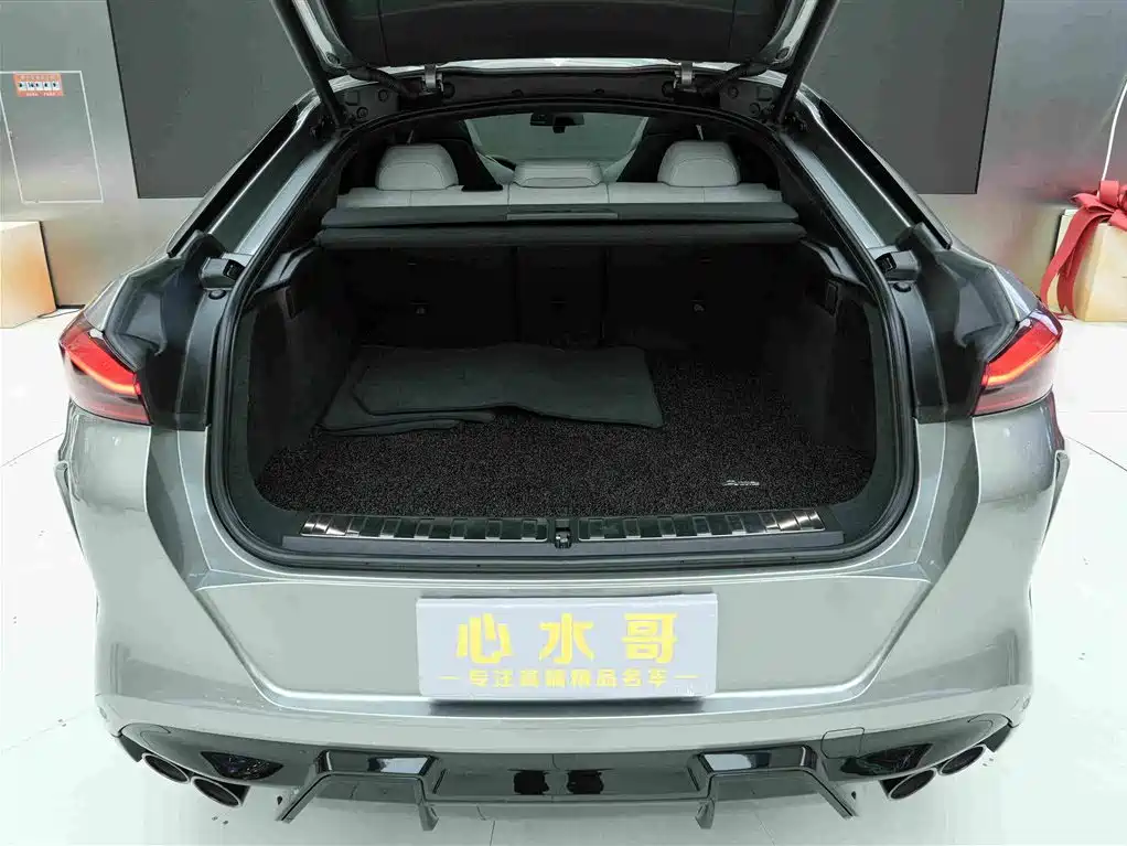 BMW X6 M 2022 2022 X6 M