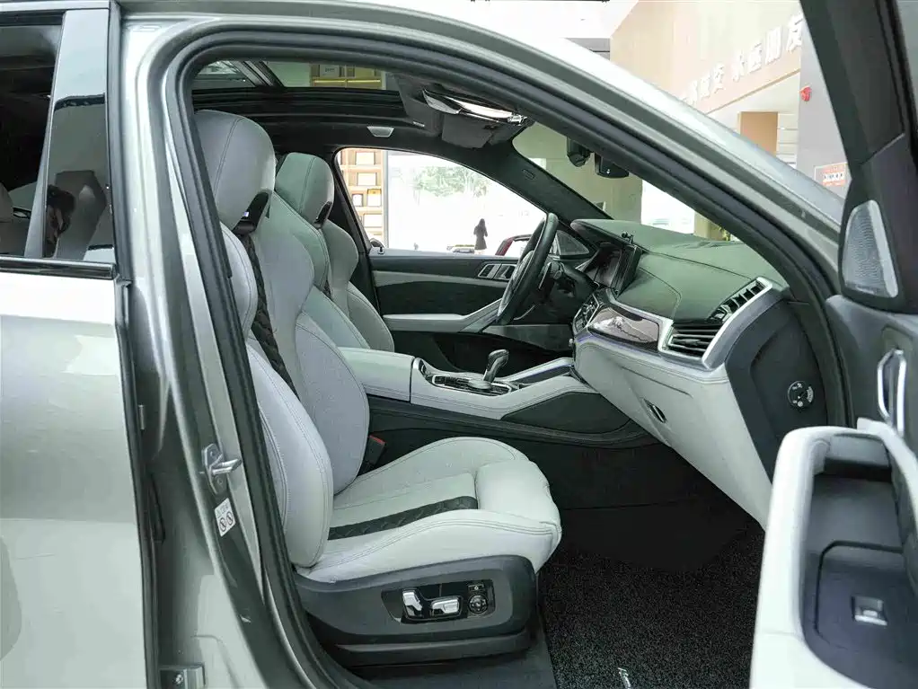BMW X6 M 2022 2022 X6 M