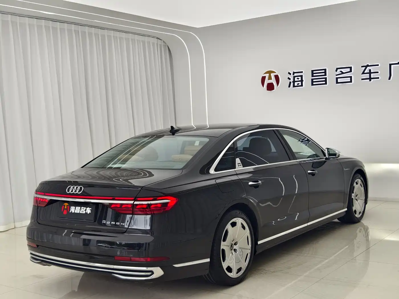 Audi A8 2022 A8L Horch Founder's Edition Legendary фото 9