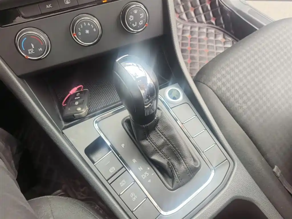 Volkswagen Bora 2019 Facelift 1.5L Automatic Fashion China VI фото 13