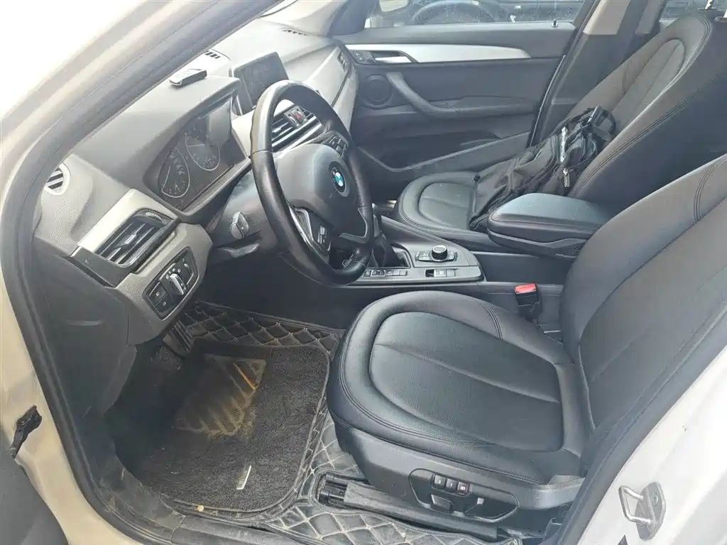 BMW X1 2016 sDrive18Li Premium Model фото 11