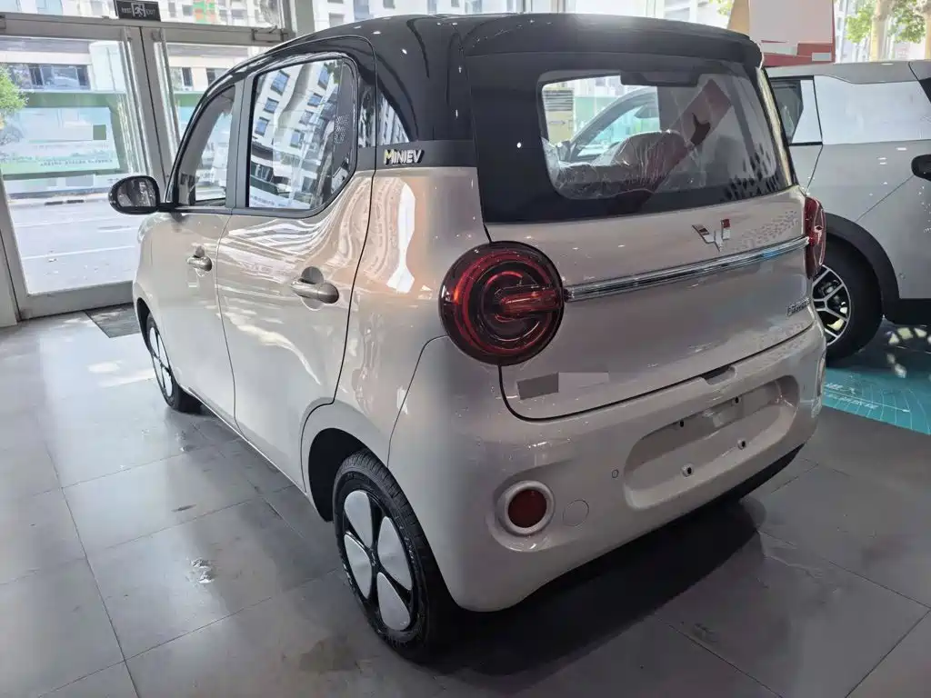 Фото 2 - Wuling Motors Hongguang MINIEV