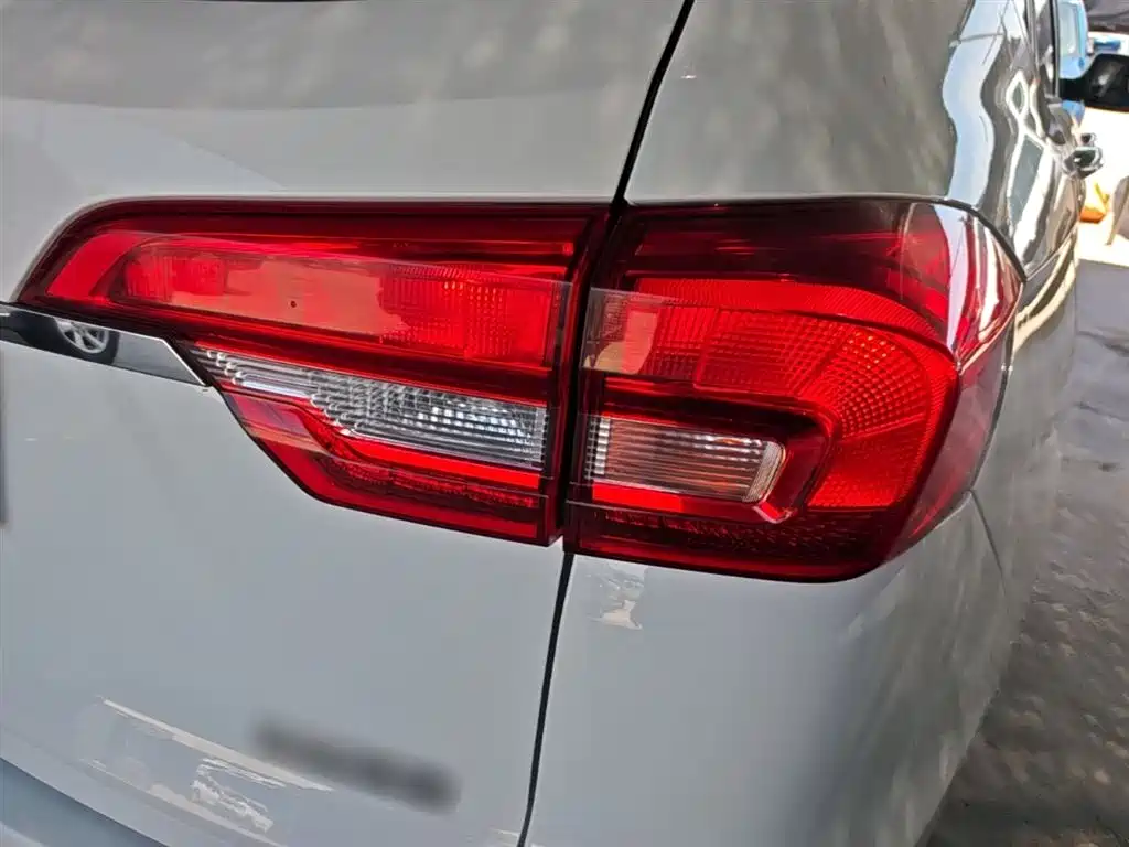 Haval M6 2018 1.5T Manual 2WD Elite фото 8
