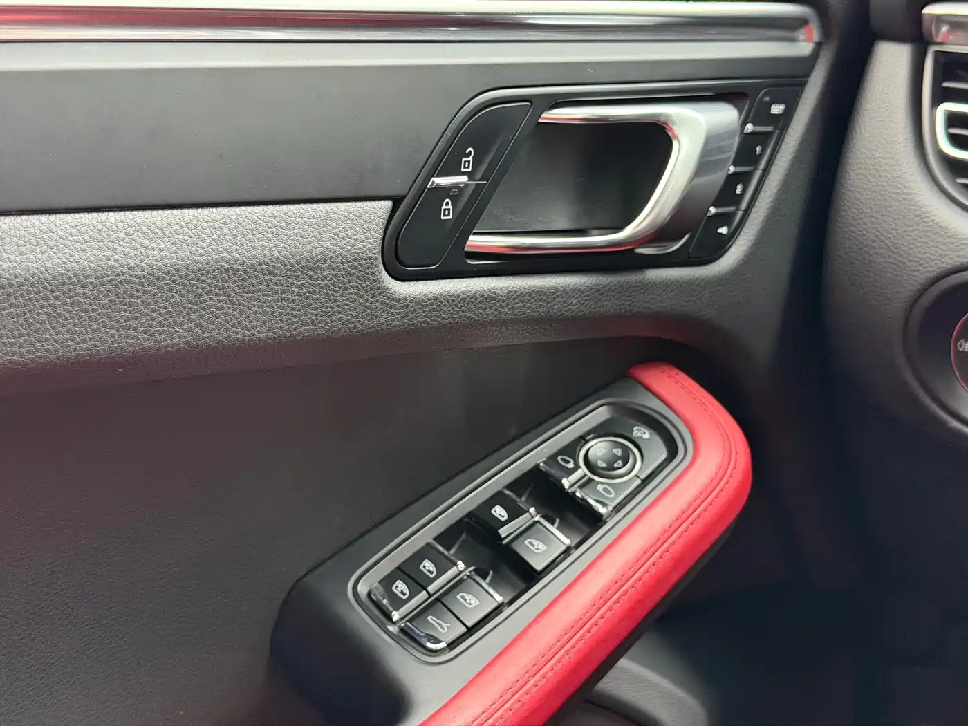 Porsche Macan 2021 Macan 2.0T фото 14