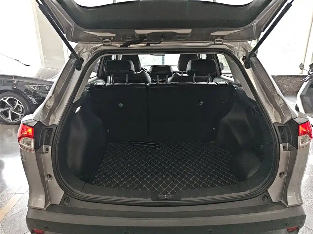 Toyota Corolla Cross 2023 Hybrid 2.0L Pioneer Edition фото 19