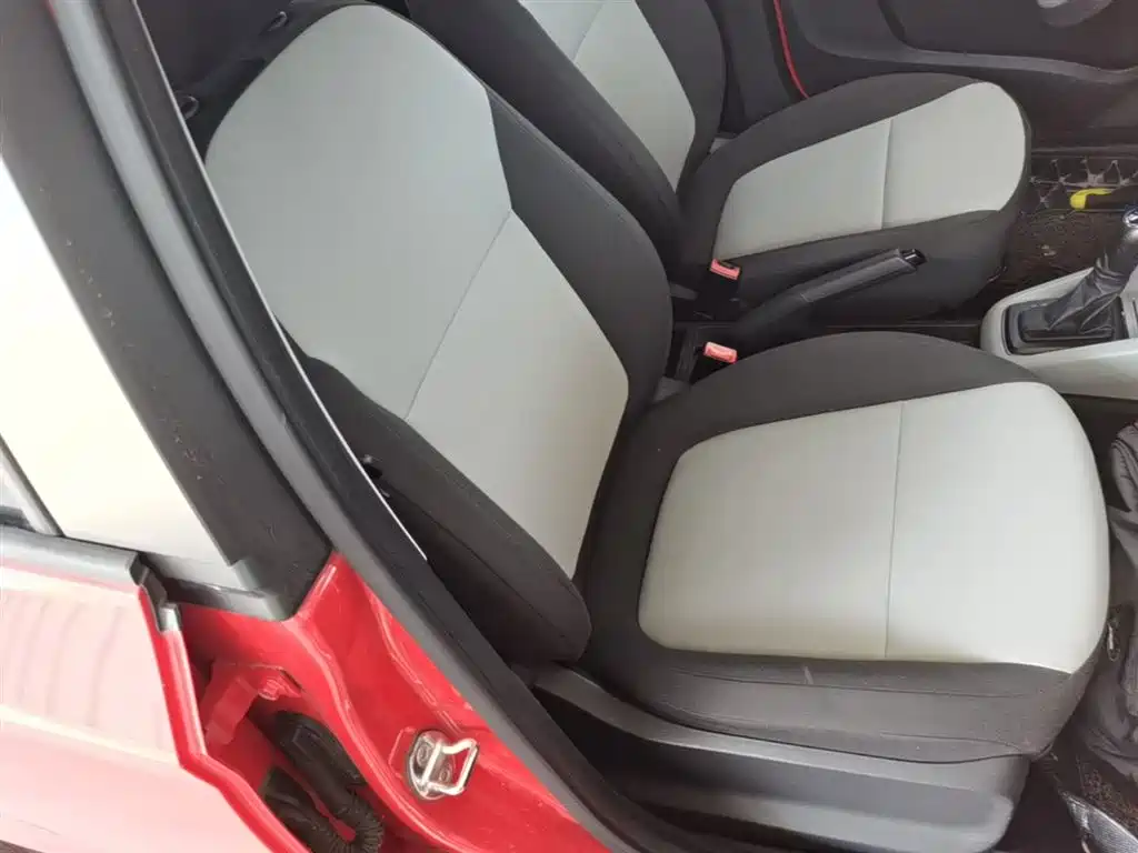 Škoda Fabia 2017 1.4L Auto Car Enjoy Edition фото 25