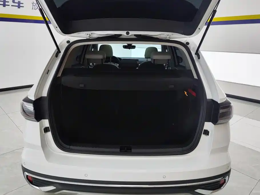 Volkswagen Tharu 2025 2024 300TSI 2WD Full Moon Edition