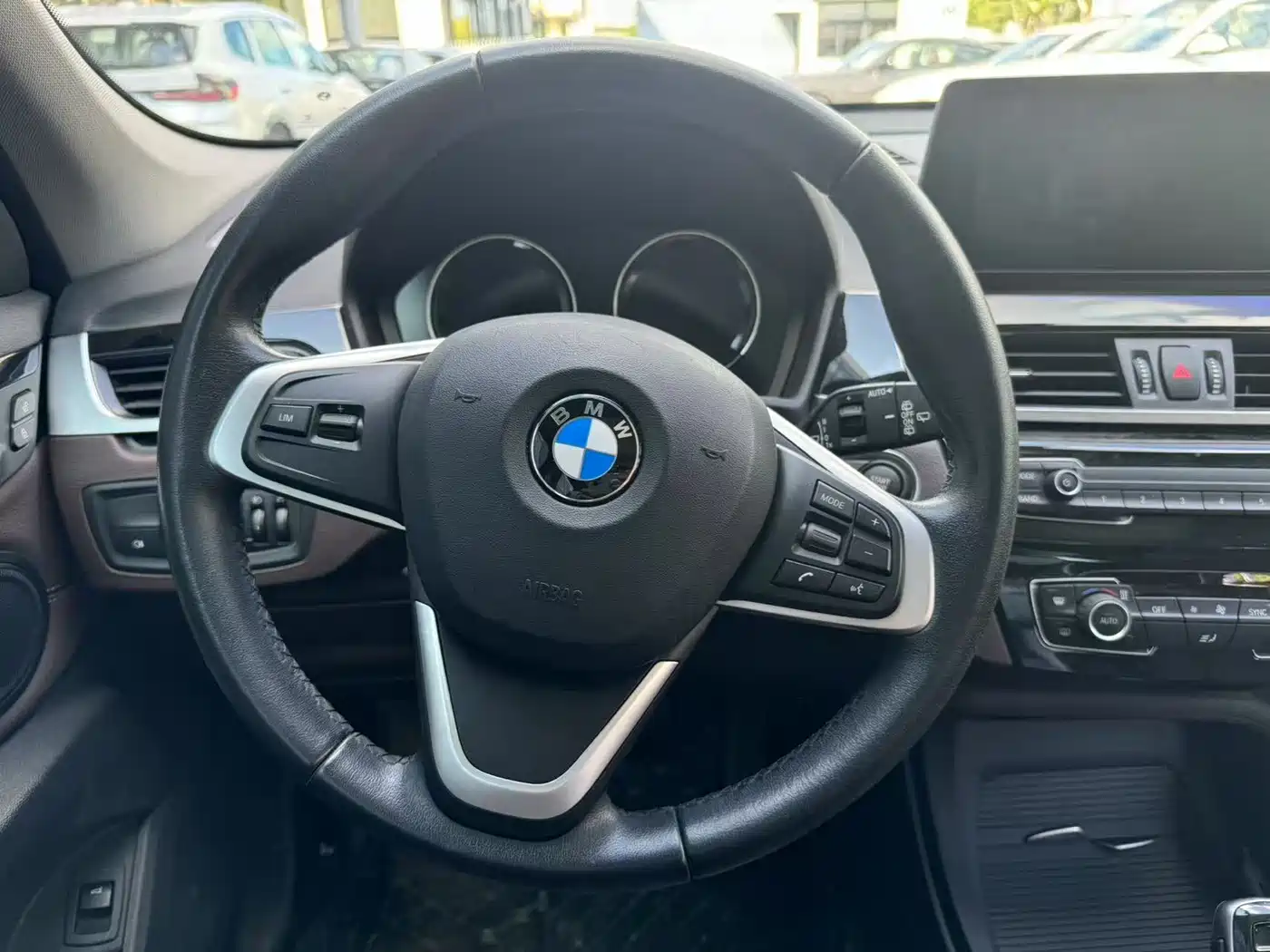 BMW X1 2020 sDrive25Li Leading Model фото 11
