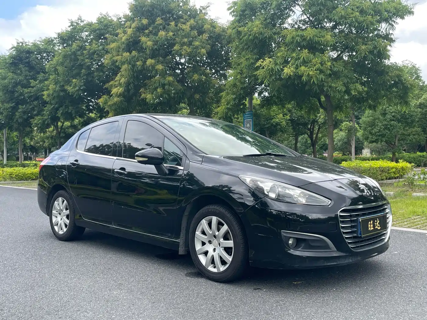 Peugeot 308 2014 Model Joy Edition Classic 1.6L Automatic Trend Style фото 3