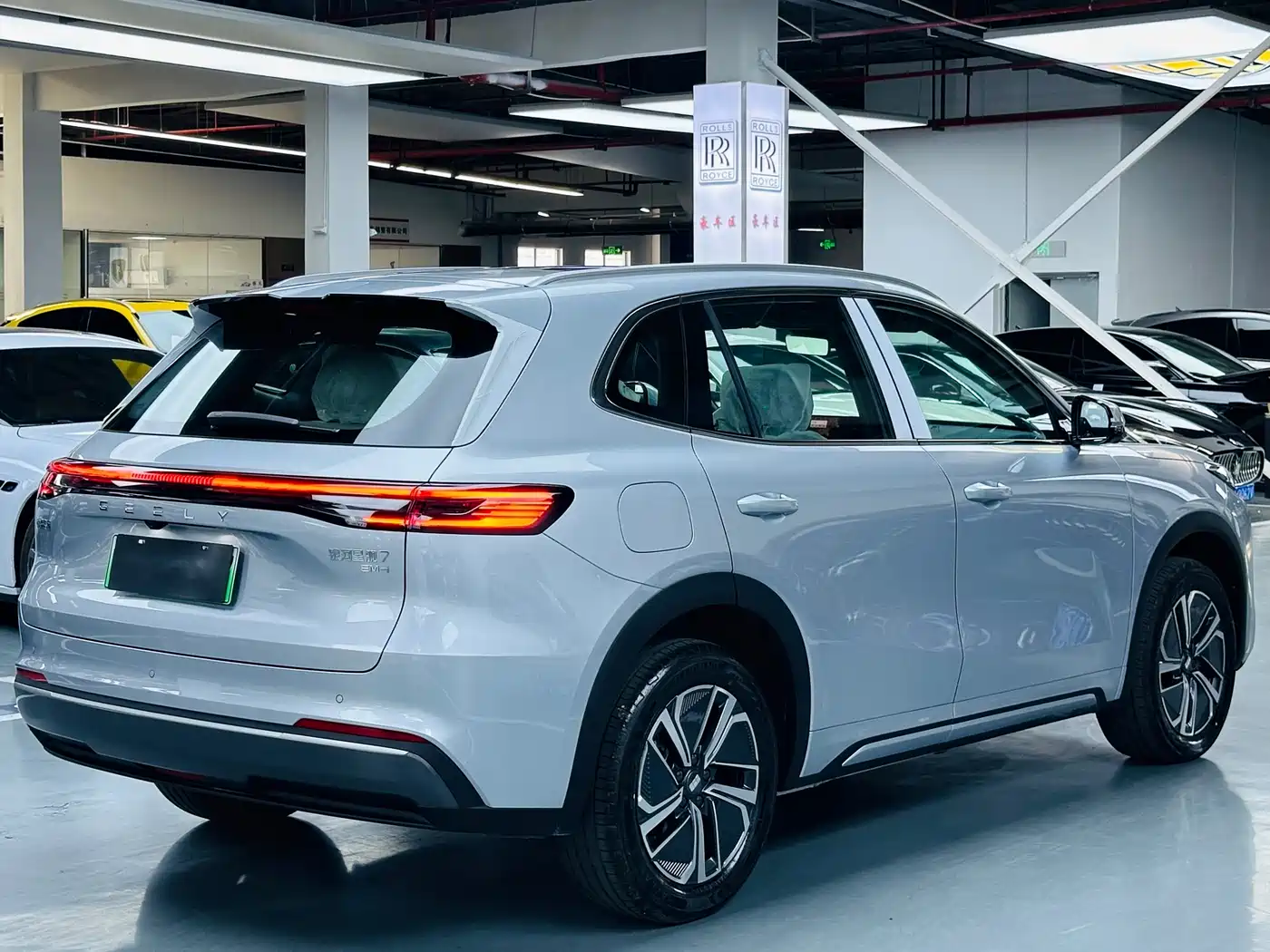 Geely Galaxy Galaxy Starship 7 EM-i 2025 Model 120km Explorer+ Edition фото 15