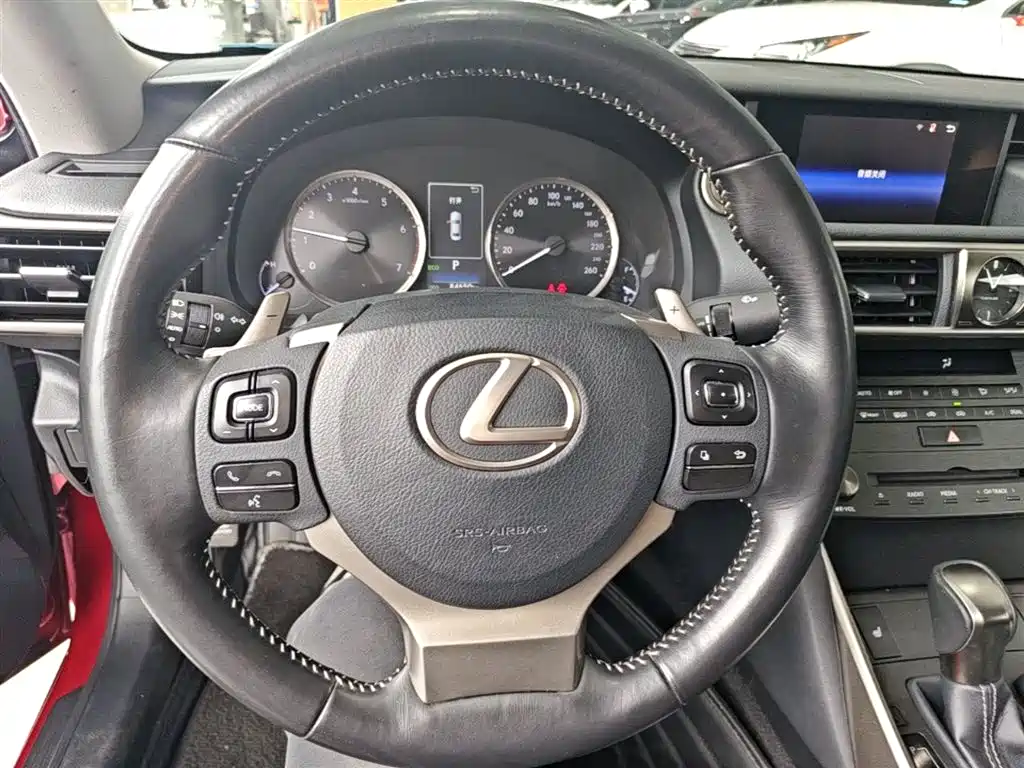 Lexus IS 2017 300 Fashion Edition фото 11